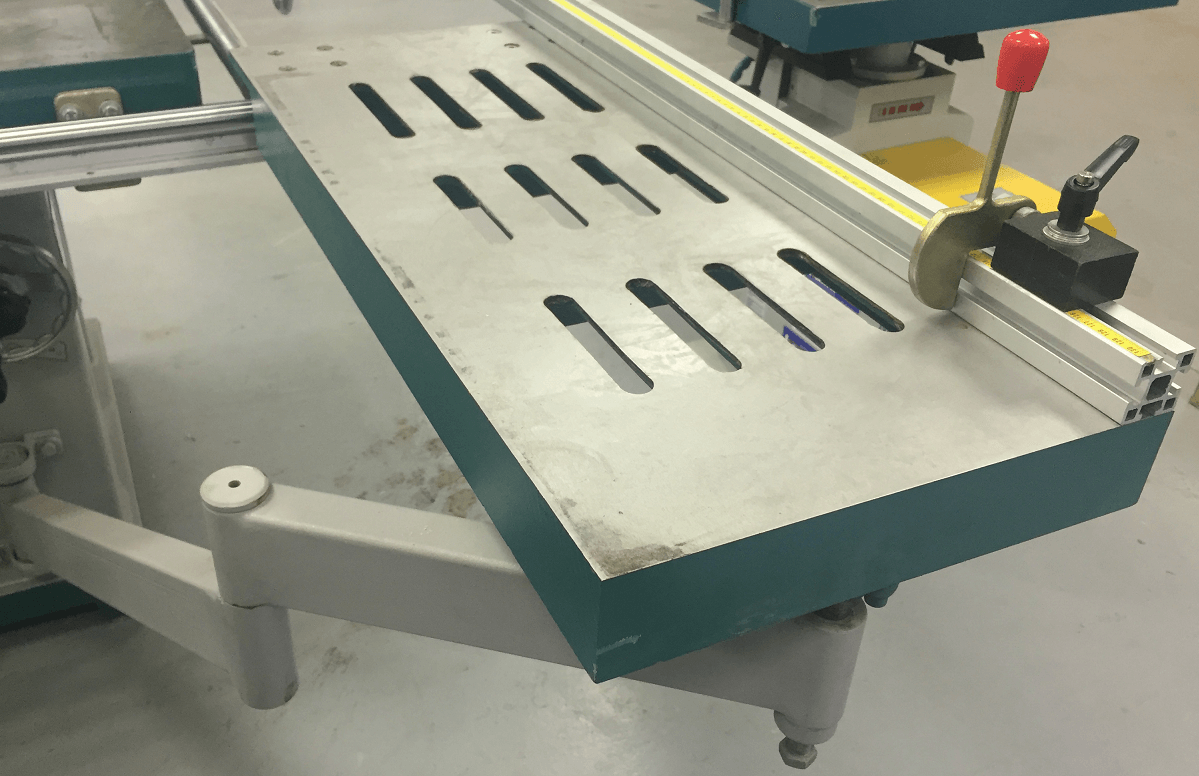 EcoWood S 350  Опора каретки  Дополнительную жесткость и отсутствие люфтов обеспечивает опора каретки 