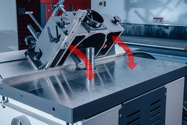 OSTERMANN T 1000  Система быстрого позиционирования кожуха  Позволяет быстро восстановить заданную настройку направляющих линеек после снятия кожуха 