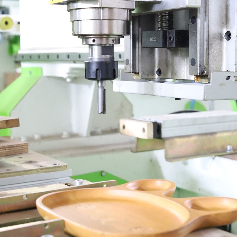 EcoWood M800-2  2 фрезерных узла  Одновременная обработка 2-х заготовок – высокая производительность 