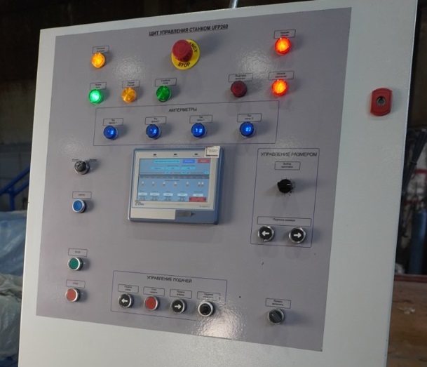 EcoWood UFP-260  Электронная система позиционирования фрез  Расстояние между фрезами (толщина лафета) регулируется автоматически с помощью электронного программатора с памятью размеров  Оператор может внести в память станка 7 размеров  Данная сист...