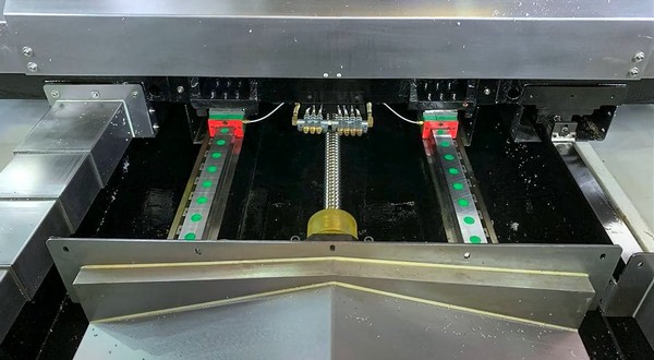 IRONMAC IMU-5X 630  X, Y, Z - роликовые направляющие и ШВП  X, Y, Z - роликовые направляющие R35, PMI-TAIWAN;X, Y, Z - ШВП X,Y, 4012 C3, Z 3210, C3 / PMI-TAIWAN;