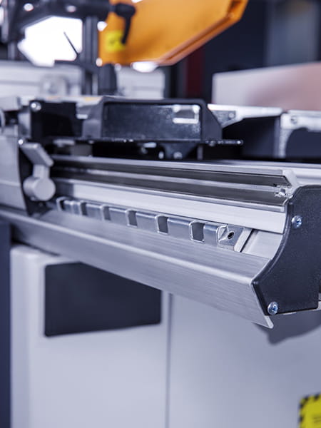 OSTERMANN T 1000  Направляющие каретки  Каретка перемещается по высокопрочным закаленным стальным направляющим пластинам Пластины при необходимости могут быть заменены, что делает ресурс каретки практически вечным Аналогичная конструкция реализова...
